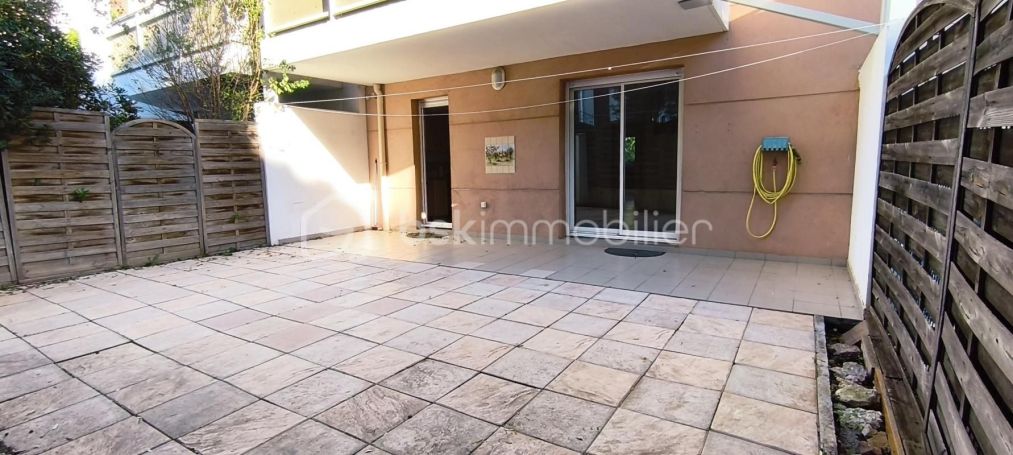 A louer APPARTEMENT T3 67 M2 BORD DE MER LA SEYNE SUR MER