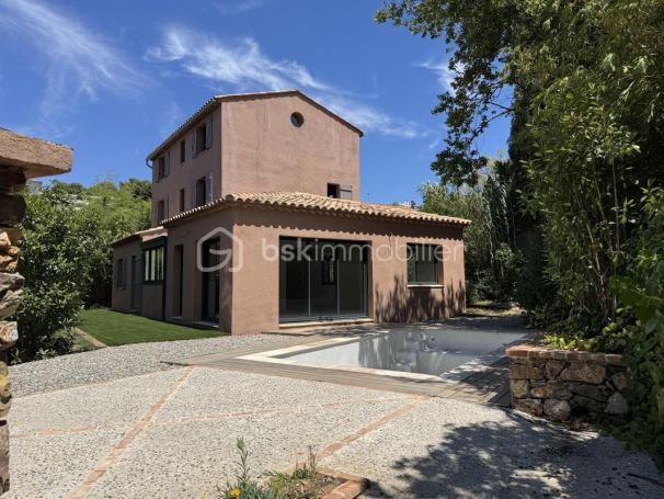 A louer MAISON  CONTEMPORAINE BORD DE MER TOULON