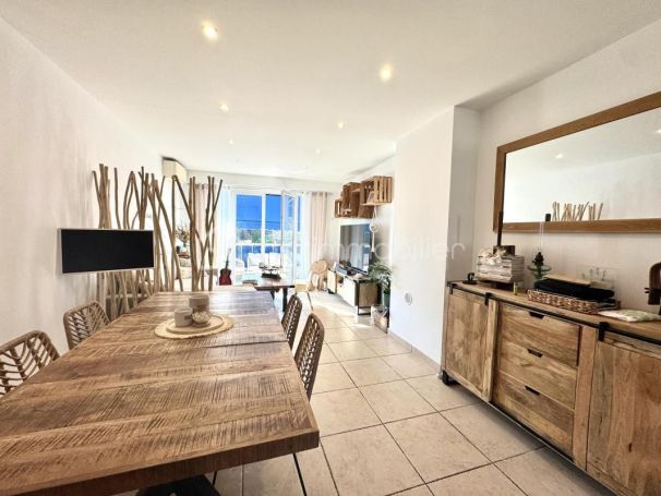 A louer APPARTEMENT T3 72 M2 TERRASSE BORD DE MER LE CANNET