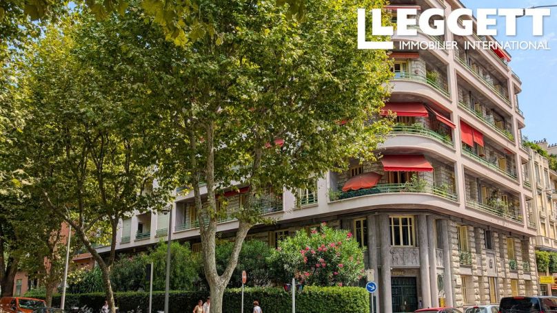 A louer APPARTEMENT DE PRESTIGE T2 56 M2 BORD DE MER NICE