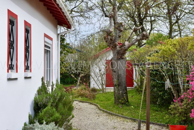 A vendre charmante maison typique 196 m² plain pied LE BETEY ANDERNOS-LES-BAINS