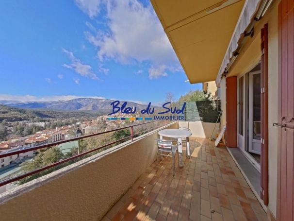 A louer STUDIO  45 M2 TERRASSE  VERNET LES BAINS