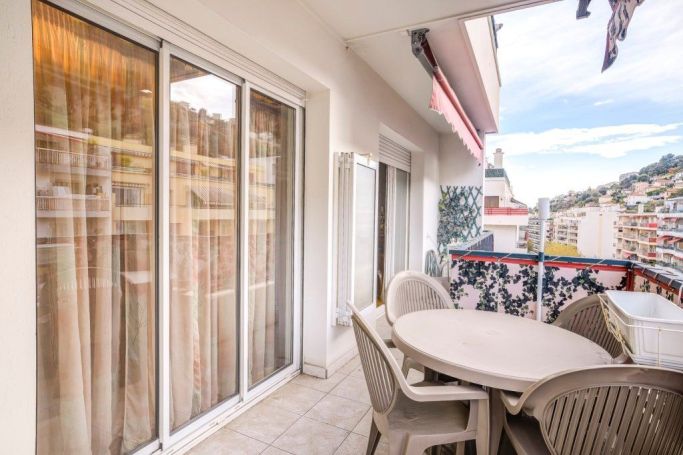 A louer APPARTEMENT T4 98 M2 TERRASSE BORD DE MER NICE