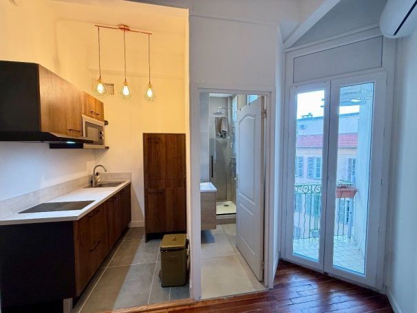 A louer APPARTEMENT NEUF T2 30 M2 BORD DE MER NICE