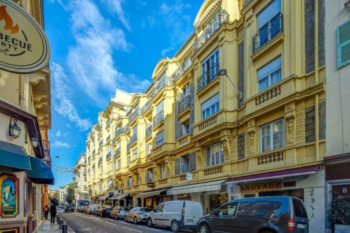 A louer APPARTEMENT T3 66 M2 BORD DE MER NICE