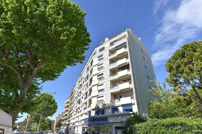 A louer APPARTEMENT T3 75 M2 TERRASSE BORD DE MER NICE