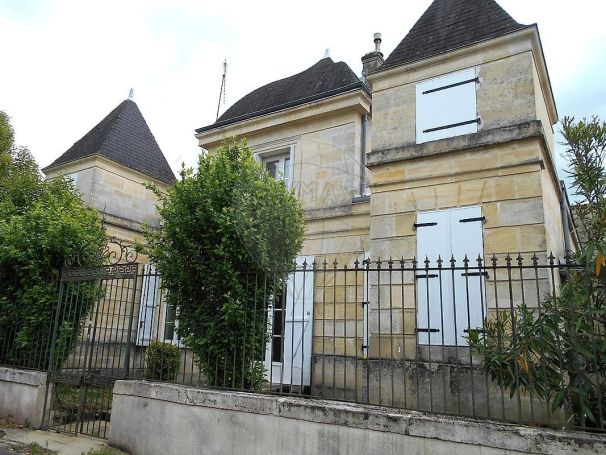 A louer MAISON  DE MAîTRE  LESTIAC SUR GARONNE
