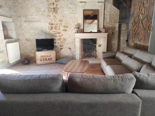 A louer MAISON  DE MAîTRE  SAINTES