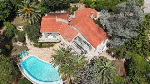 A louer MAISON  6 PIECES 185 M2 BORD DE MER THEOULE SUR MER