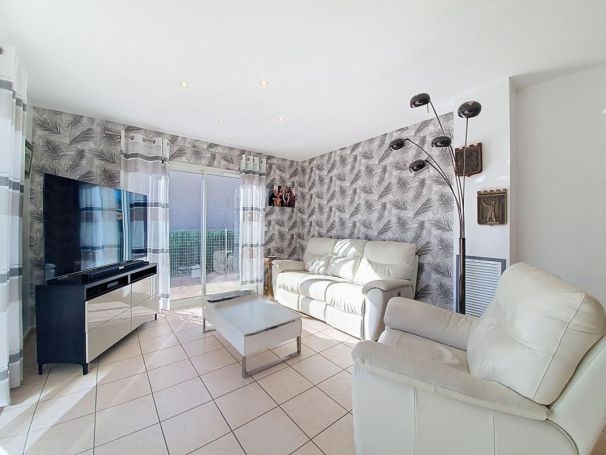 MAISON  4 PIECES 83 M2 BORD DE MER SAINT LAURENT DE LA SALANQUE