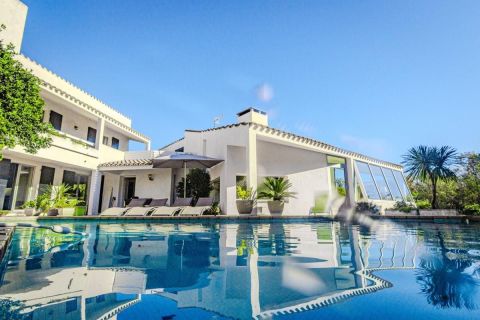 MAISON  CONTEMPORAINE BORD DE MER SAINT CYPRIEN