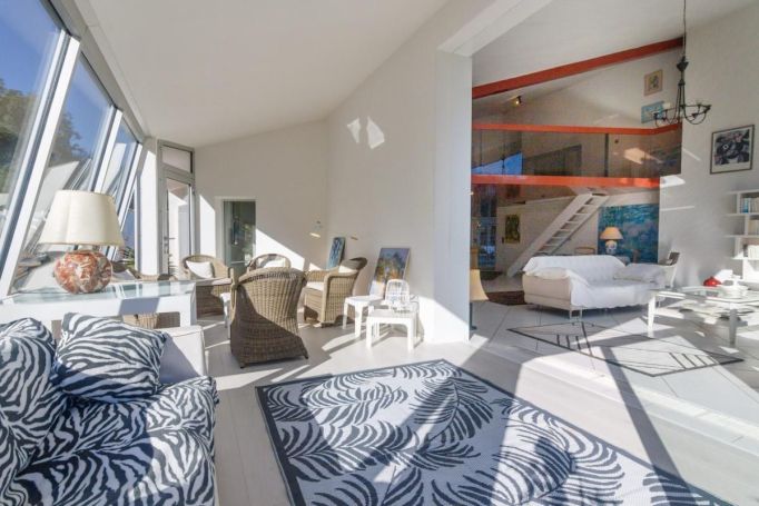 MAISON  CONTEMPORAINE BORD DE MER SAINT CYPRIEN