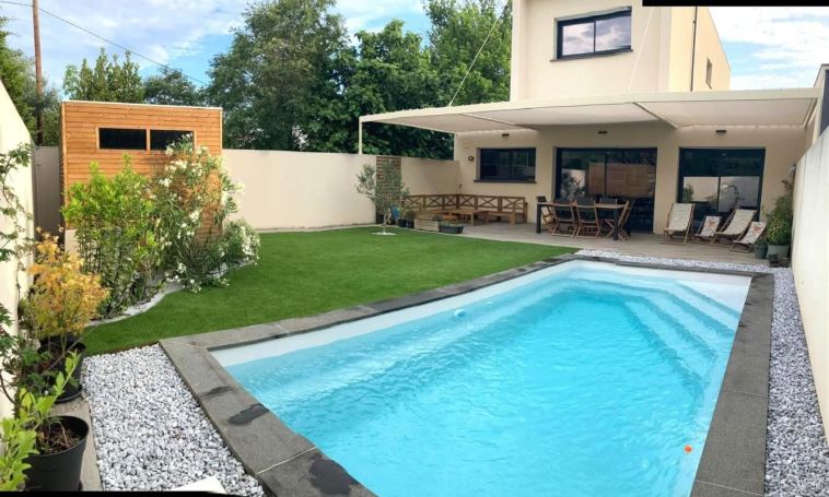 MAISON  CONTEMPORAINE BORD DE MER NARBONNE