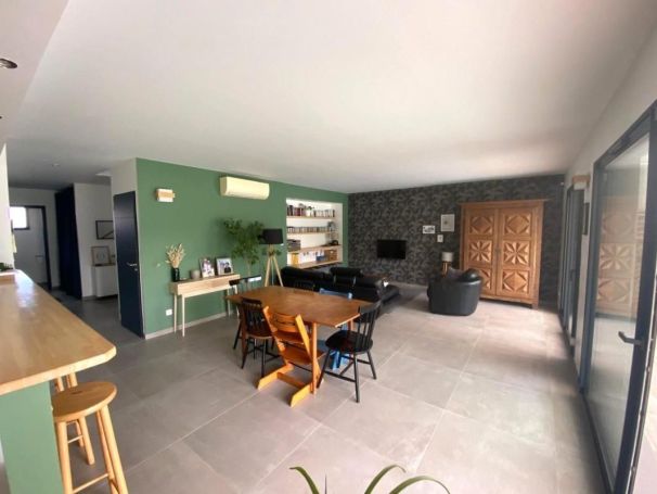 MAISON  CONTEMPORAINE BORD DE MER NARBONNE