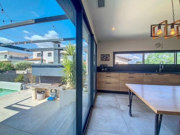 MAISON  CONTEMPORAINE BORD DE MER VILLELONGUE DE LA SALANQUE