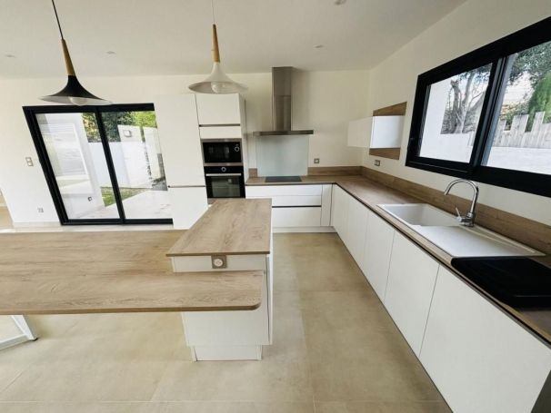 MAISON  CONTEMPORAINE  PERPIGNAN