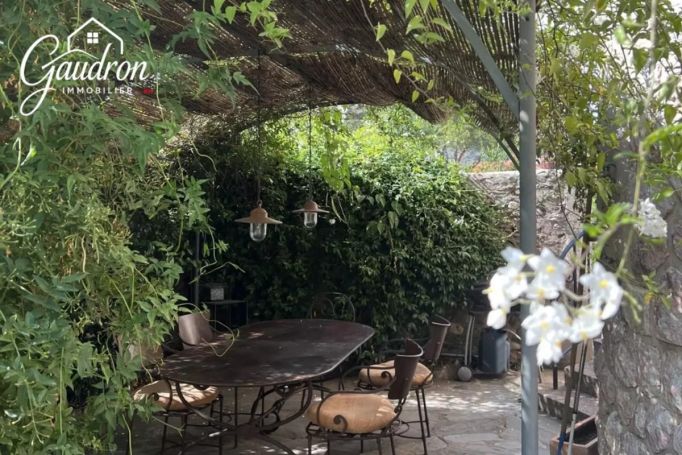 MAISON  DE MAîTRE  PRADES