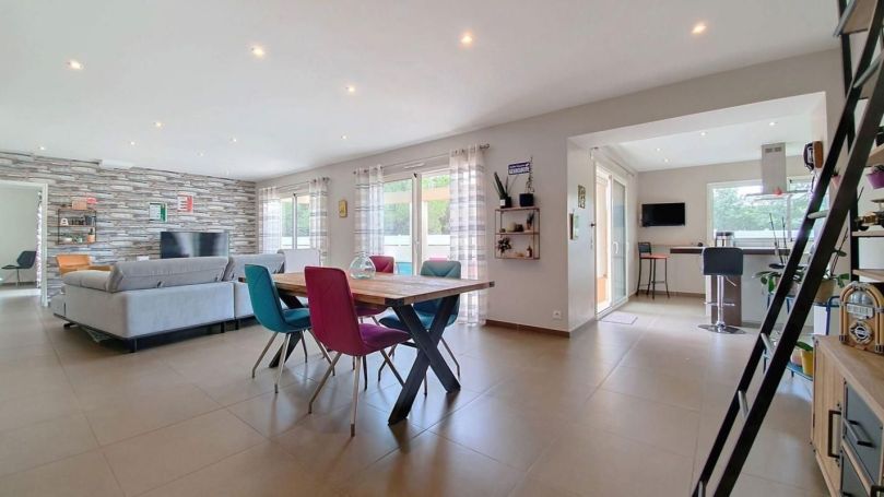 MAISON  5 PIECES 188 M2  PERPIGNAN