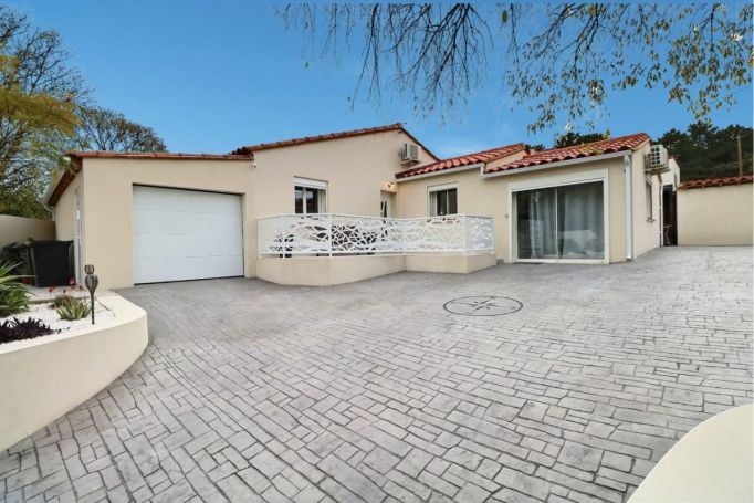 MAISON  6 PIECES 150 M2  SOREDE