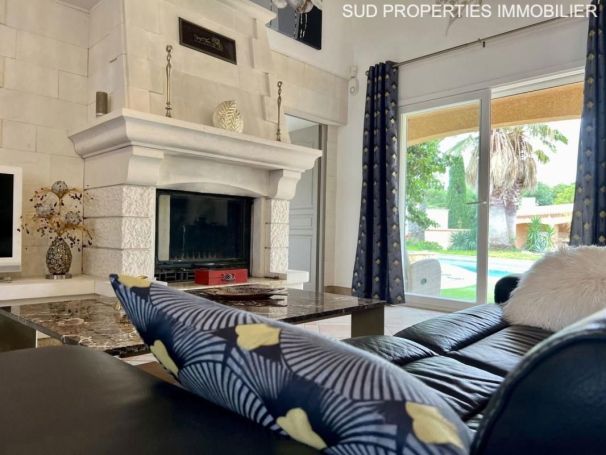 MAISON  7 PIECES 297 M2 BORD DE MER SAINT CYPRIEN