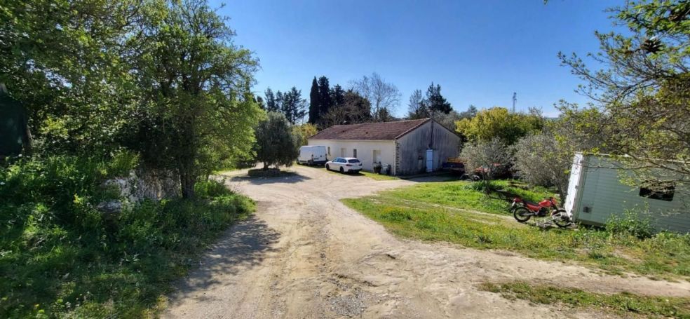 MAISON  DE MAîTRE  ARZENS
