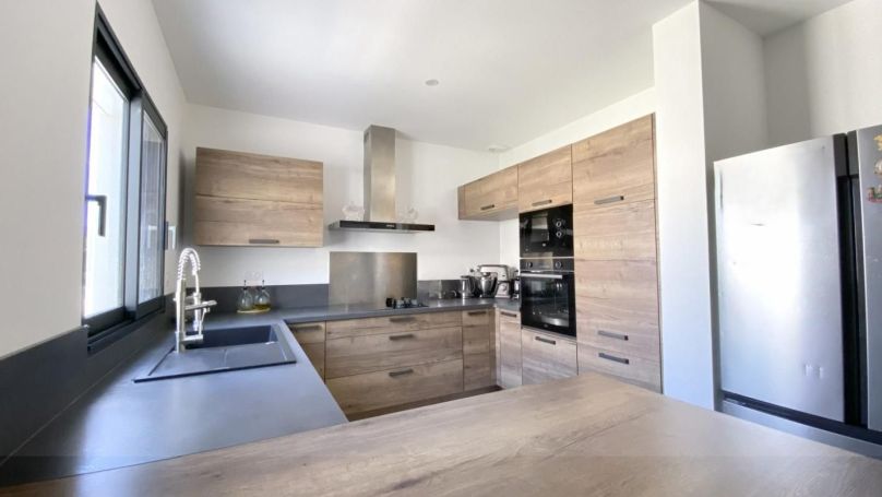 MAISON  5 PIECES 130 M2  CORNEILHAN