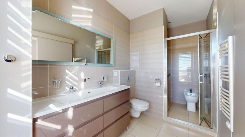 APPARTEMENT DE PRESTIGE T4 144 M2 TERRASSE  BEZIERS