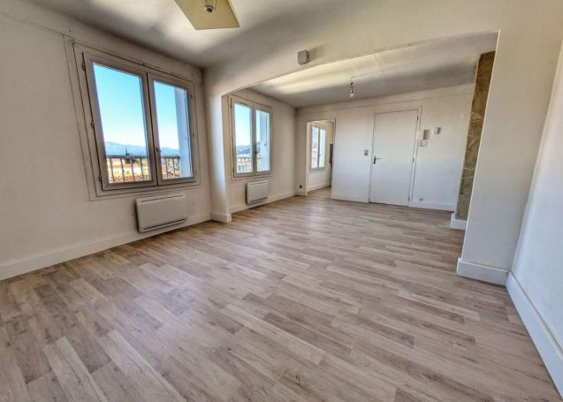 APPARTEMENT T2 54 M2  CERET