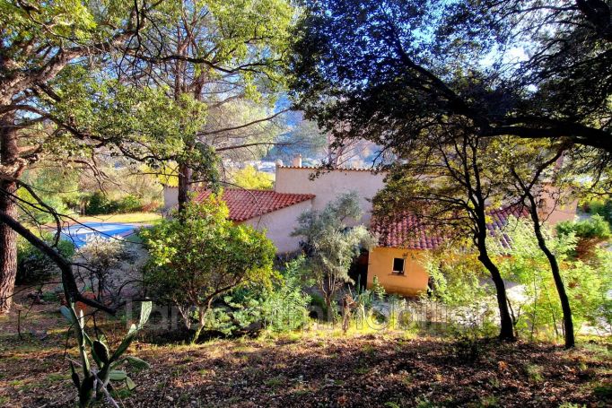 A louer MAISON 7 PIECES 175 M2 REYNES montagne