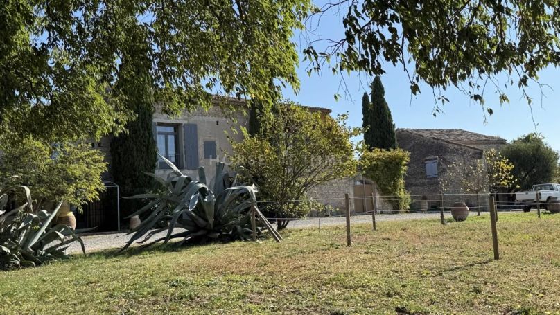 A louer APPARTEMENT DE PRESTIGE  597 M2 TERRASSE  SOMMIERES