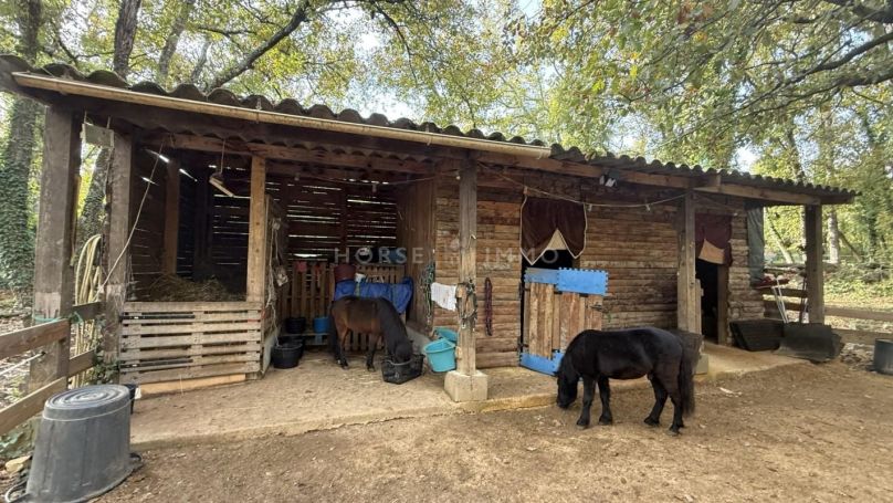 A louer MAISON  7 PIECES 180 M2  TOURRETTES