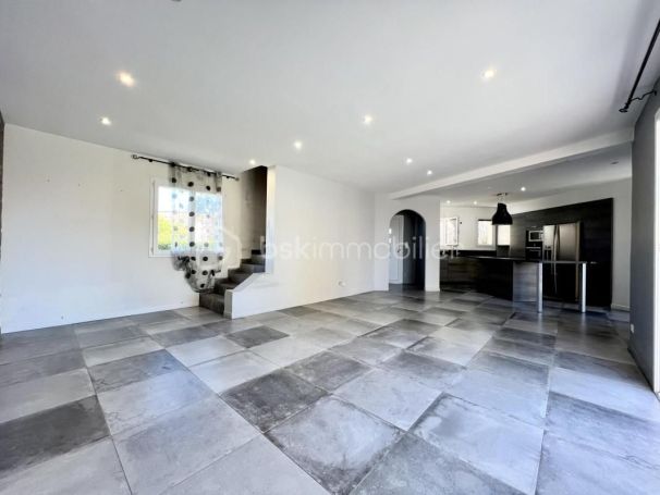 A vendre MAISON  4 PIECES 120 M2 BORD DE MER SERIGNAN