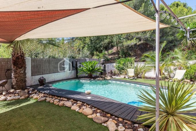 A louer MAISON  6 PIECES 125 M2 BORD DE MER HYERES