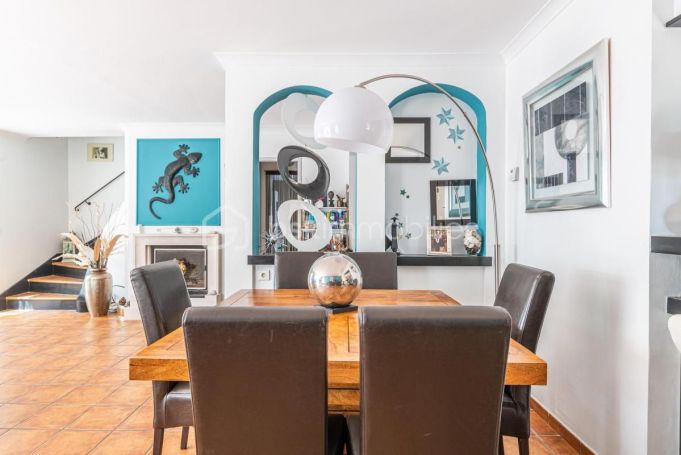 A louer MAISON  6 PIECES 125 M2 BORD DE MER HYERES