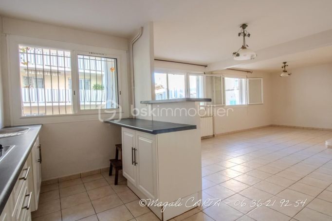 A louer APPARTEMENT T3 60 M2 PLAGE à PIED TOULON