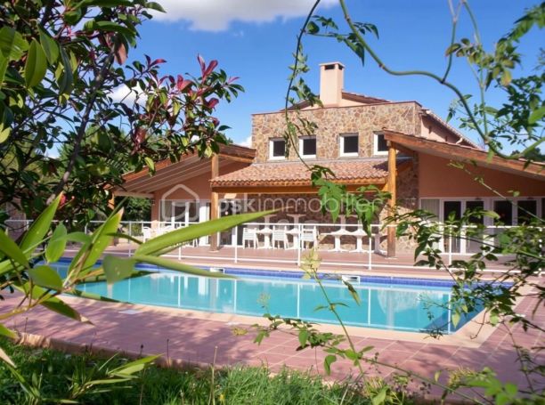 A louer APPARTEMENT T3 88 M2 TERRASSE  LE THORONET