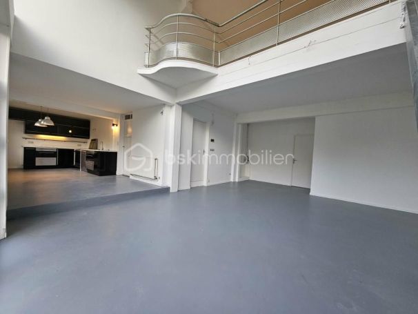 A vendre LOFT  7 PIECES 172 M2  MERICOURT