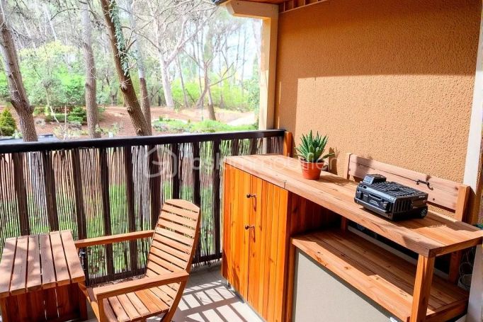 A louer STUDIO  22 M2 BORD DE MER SANARY SUR MER