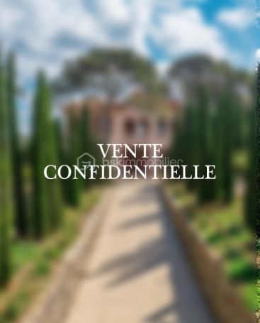 A louer MAISON  DE MAîTRE BORD DE MER SAINT TROPEZ