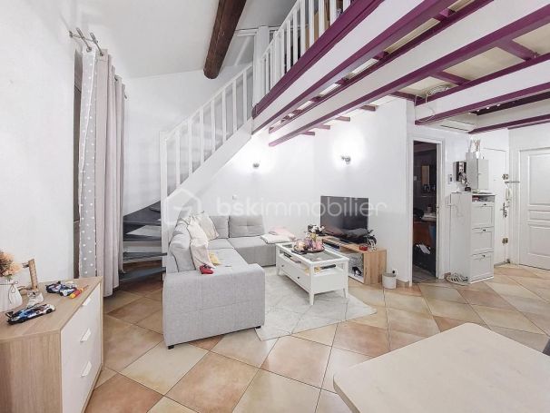 A louer APPARTEMENT DUPLEX T3 46 M2 BORD DE MER SAINT CYR SUR MER