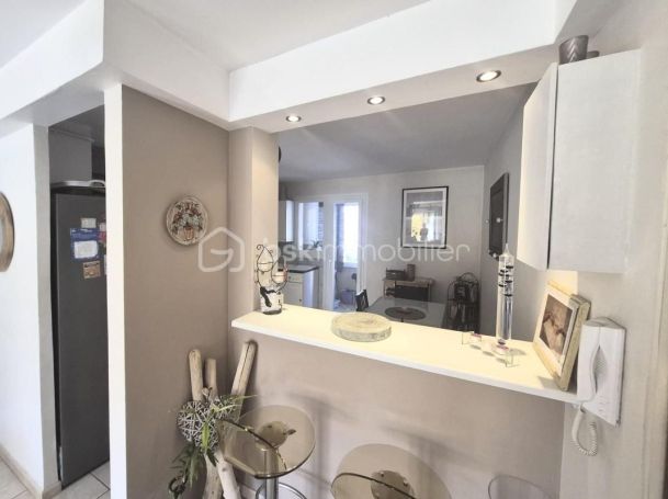 A louer APPARTEMENT T3 68 M2 BORD DE MER HYERES