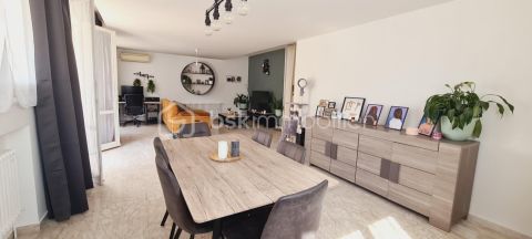A louer APPARTEMENT T6 114 M2 TERRASSE BORD DE MER LA SEYNE SUR MER