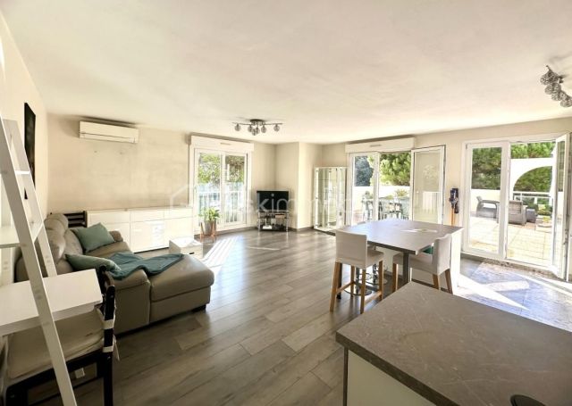 A louer APPARTEMENT T2 58 M2 TERRASSE BORD DE MER NICE