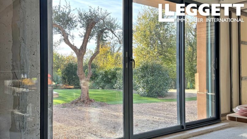 A vendre MAISON  3 PIECES 73 M2  SAINT CEZAIRE SUR SIAGNE