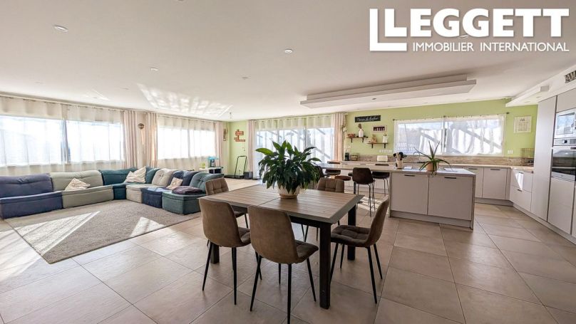 A louer MAISON  7 PIECES 198 M2  CARCASSONNE