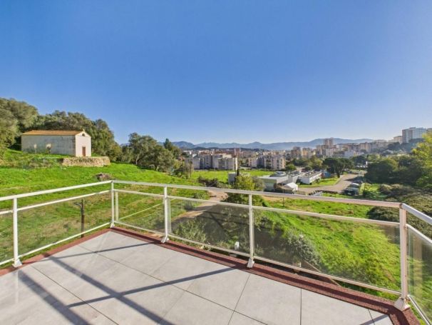 A louer APPARTEMENT T4 111 M2 TERRASSE BORD DE MER AJACCIO