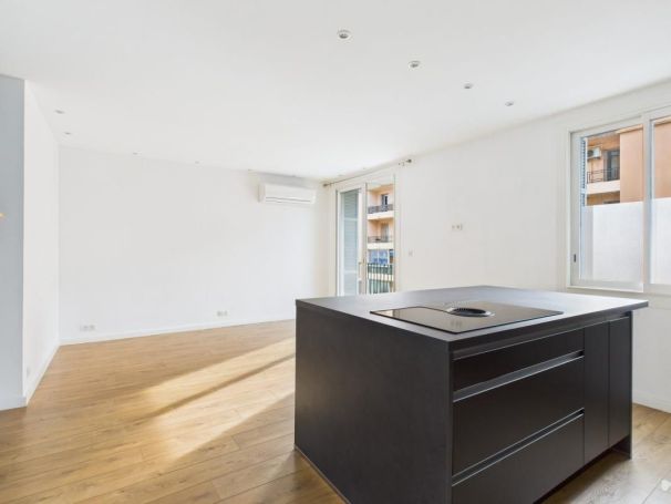 A louer APPARTEMENT T2 50 M2 BORD DE MER AJACCIO