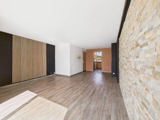 A louer APPARTEMENT T3 70 M2 BORD DE MER AJACCIO