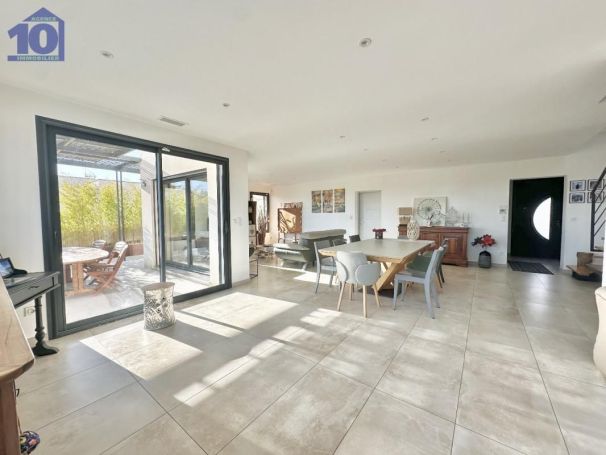 A louer MAISON  CONTEMPORAINE BORD DE MER SERIGNAN