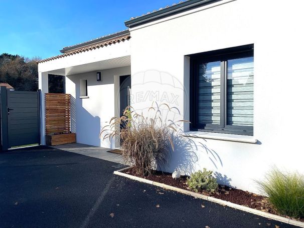 A louer MAISON  CONTEMPORAINE BORD DE MER LES MATHES